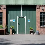 Junge 2 Apartment Lohe-Rickelshof